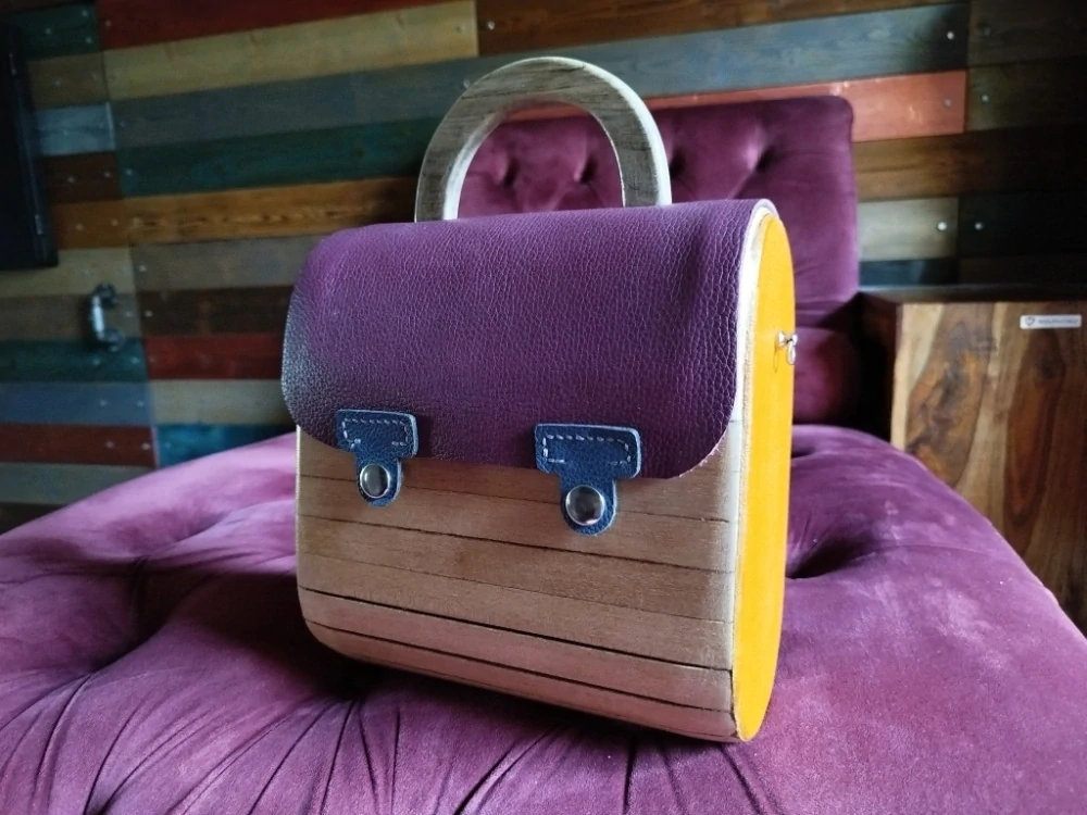 Dřevěná kabelka - purple