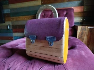 Dřevěná kabelka - purple