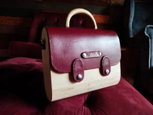 Dřevěná kabelka - buk bordo