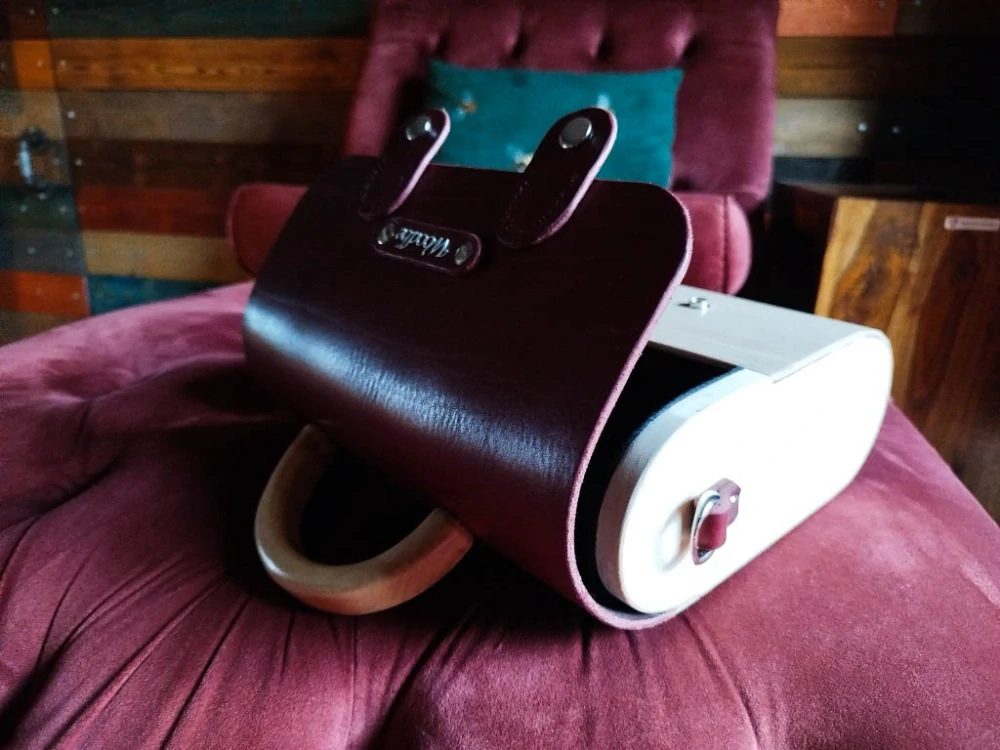 Dřevěná kabelka - buk bordo